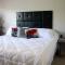 minutes from downtown 3br stylishhome-free parking