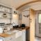 Trevone Luxury Shepherds hut close to the beach