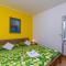 Apartment Nika with Balcony - 冯塔纳
