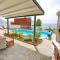 Villa Sara with Sea View and Private Heated Pool - Omiš (Almissa)