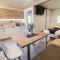 Premium Mobile Tree House with Thermal Riviera Tickets - 卡特兹奥布萨维