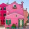 Night Galleria holiday home - bed & art in Burano - the pink house