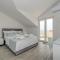 Spacious Modern Apartment Miljak - 1min to the beach - 特罗吉尔