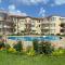Apartments in complex Daisy