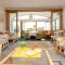 Panoramic Cottage Retreat-By Traum