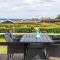 Panoramic Cottage Retreat-By Traum