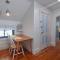 Historic w/deck, king bed & air by Lake Michigan