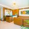 QUANG VINH HOTEL