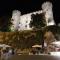 LA CASA SOTTO IL CASTELLO