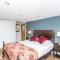3 Berkeley Square Guesthouse