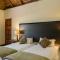 Mongena Private Game Lodge - Rust de Winter