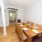 Large House in Looe, Near Beach and Bars with Great Views, Free Parking and Free Access to a Nearby Indoor Swimming Pool