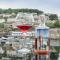 Large House in Looe, Near Beach and Bars with Great Views, Free Parking and Free Access to a Nearby Indoor Swimming Pool - Looe