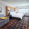 Holiday Inn & Suites Oakville at Bronte by IHG
