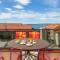 Luxury 2 bedroom apartment with sea view