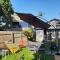 WOODY Pt - AMAZING 1970s SHARE HOUSE BY THE SEA-4 rooms available!