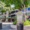 Kuhio Banyan Hotel (with Kitchenettes)