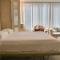 Kuhio Banyan Hotel (with Kitchenettes)
