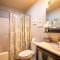 Comfortable 09 Lodge Condo Minutes Away from Downtown Hood River