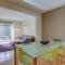 B2 Townhome with BBQ on the Deck