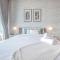 Serene 1BR at The Address Residences in JBR by Deluxe Holiday Homes - Dubaj