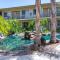 California Suites Hotel