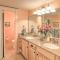 Beautiful Central Fayetteville Townhome with Views!