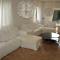 Near the beach, 8 bedrooms, sleeps 22, Jacuzzi, Full AC, BBQ, 2 kitchens, 2 dishwashers, fast internet, ping pong, cars not necessary
