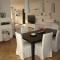Near the beach, 8 bedrooms, sleeps 22, Jacuzzi, Full AC, BBQ, 2 kitchens, 2 dishwashers, fast internet, ping pong, cars not necessary