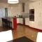 Near the beach, 8 bedrooms, sleeps 22, Jacuzzi, Full AC, BBQ, 2 kitchens, 2 dishwashers, fast internet, ping pong, cars not necessary