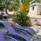 Near the beach, 8 bedrooms, sleeps 22, Jacuzzi, Full AC, BBQ, 2 kitchens, 2 dishwashers, fast internet, ping pong, cars not necessary