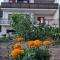 Oasis apartment with sea view and garden