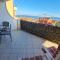 Oasis apartment with sea view and garden