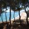 Near the beach, 8 bedrooms, sleeps 22, Jacuzzi, Full AC, BBQ, 2 kitchens, 2 dishwashers, fast internet, ping pong, cars not necessary
