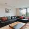 1-Bed Spacious Flat, North London, 15 Minutes to Central - New Southgate