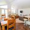 Oak Lodge
