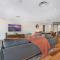 Sub Penthouse Luxe suit, CBD, secure parking,