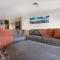 Sub Penthouse Luxe suit, CBD, secure parking,
