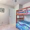 Community Pool and Dock Lake of the Ozarks Condo! - 卡姆登顿