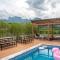 Heavens Gate Home Stay --free pick up service--panoramic view of Tianmen Mountain