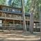 Pine Mountain Cabin with Hot Tub, 2 Mins to Marina!
