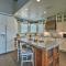 Lavish Lake House, Near Vineyards and Marinas!