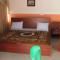 Ade Super Hotel Single