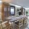 Ammos Beachfront Luxury Apartment
