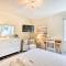 Charming Hampton Home with Yard 2 Mi to Beach!