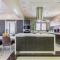 Evgenias Luxury Apartment with Rooftop Pool