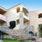 Apartment building Cannigione - ISR01291-SYA