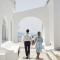 Mr and Mrs White Oia - Santorini - Oia