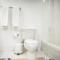 Modern and Luxurious Brickell Studio - Маямі