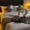 Le Supreme Inn (the lap of luxury)
